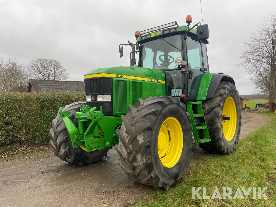 Traktor John Deere 7810