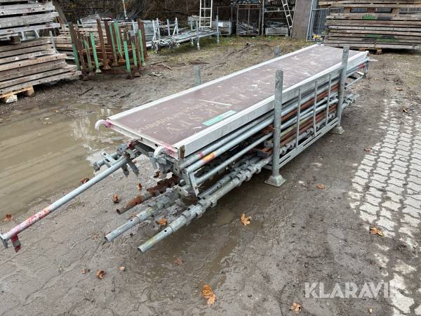 Assorteret stillads udstyr