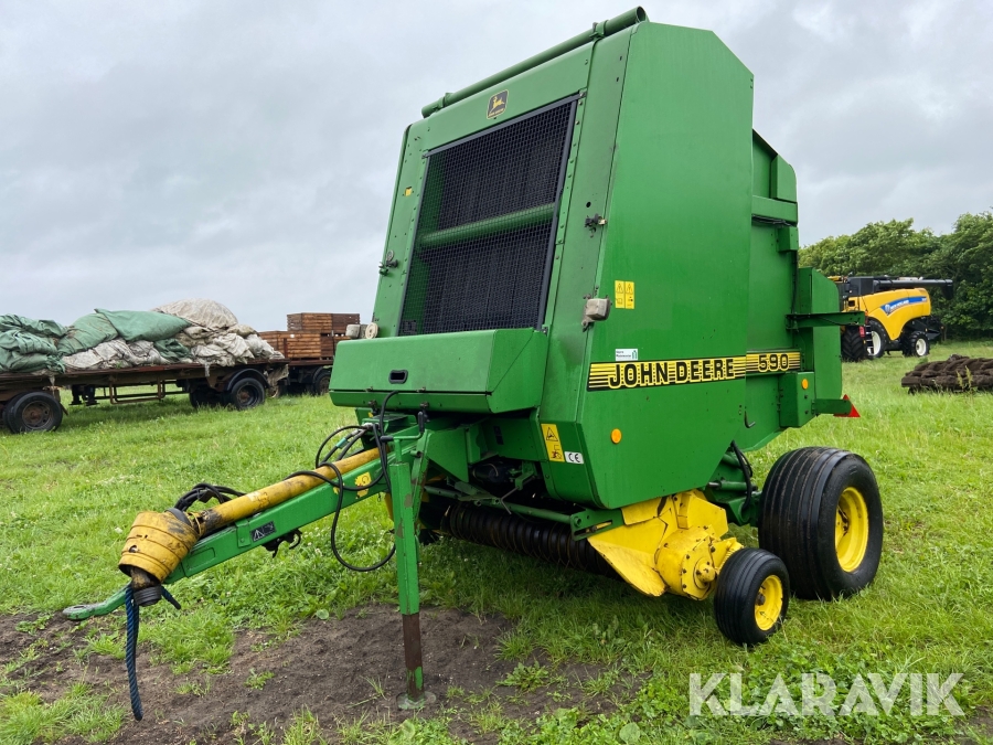 Ballepresser John Deere 590