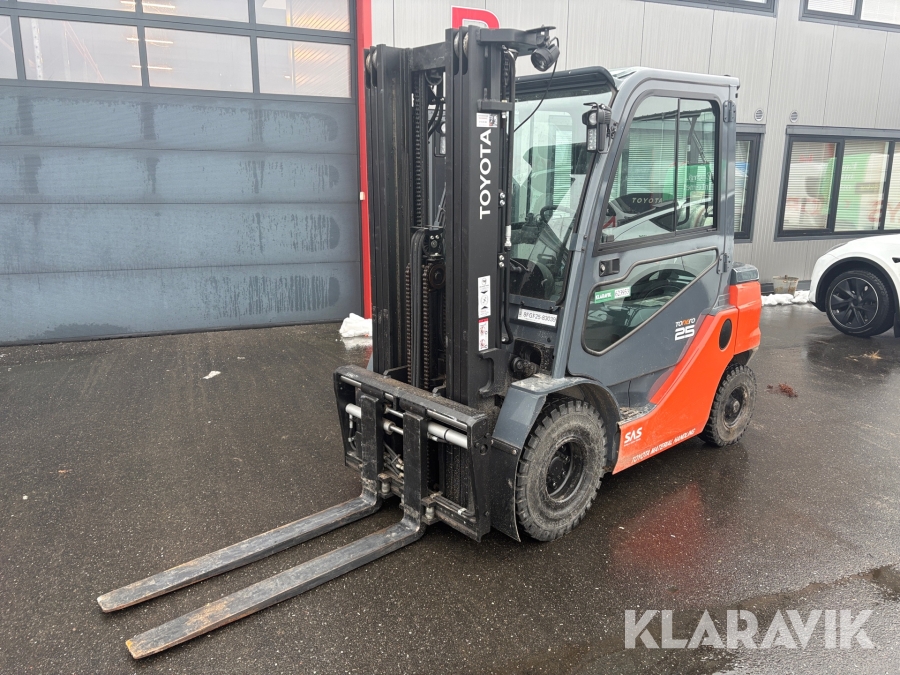 Truck Toyota Tonero 25