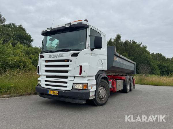 Lastbil Scania R 620 med lad