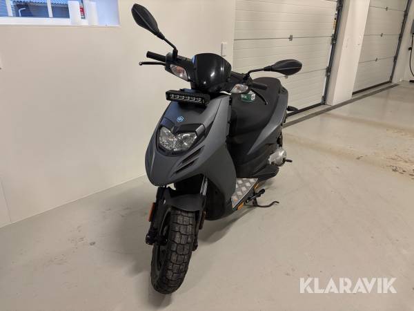 Knallert Piaggio Typhoon