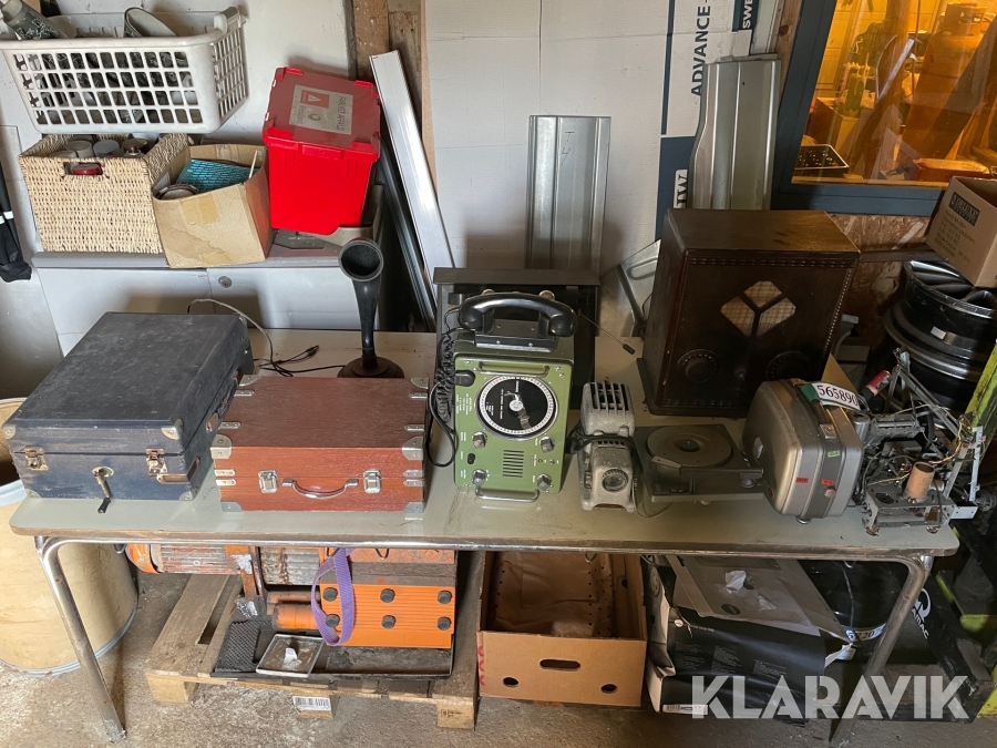 Gamle telefon-radioer & grammofoner mm.