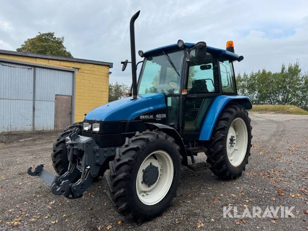 Traktor Ford 4835