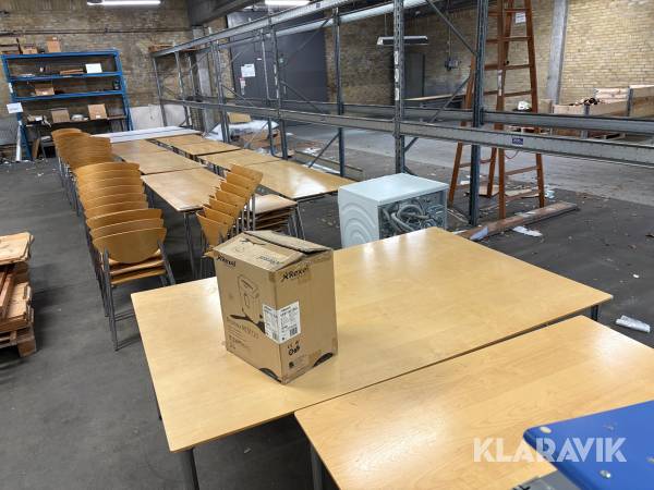 Lot: kantinemøbler