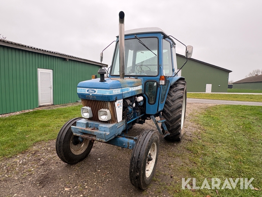 Traktor Ford 5610