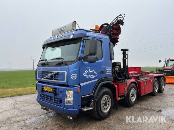 Lastbil Volvo FM400 8x4 med wirehejs og kran