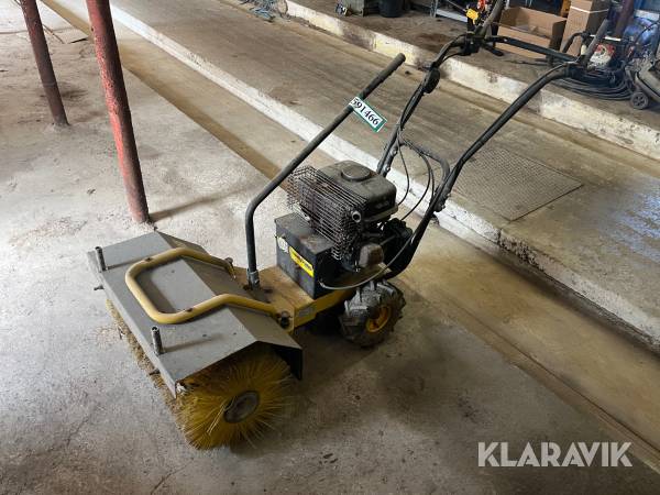 Redskabsbærer Texas Handy 600 R med kost