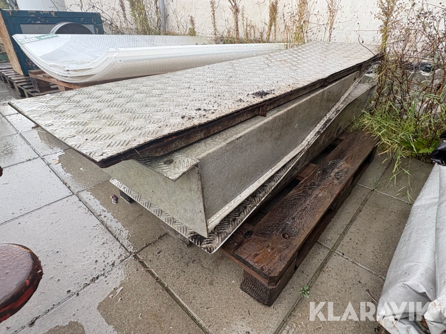 Metal rampe og læsseramper