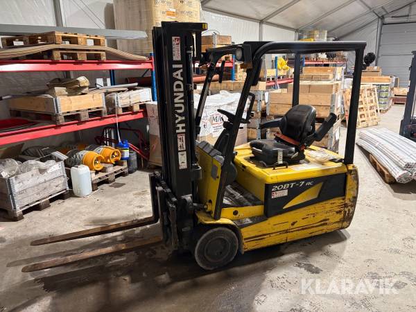 Gaffeltruck Hyndai 20BT-7ac Lader medfølger.
