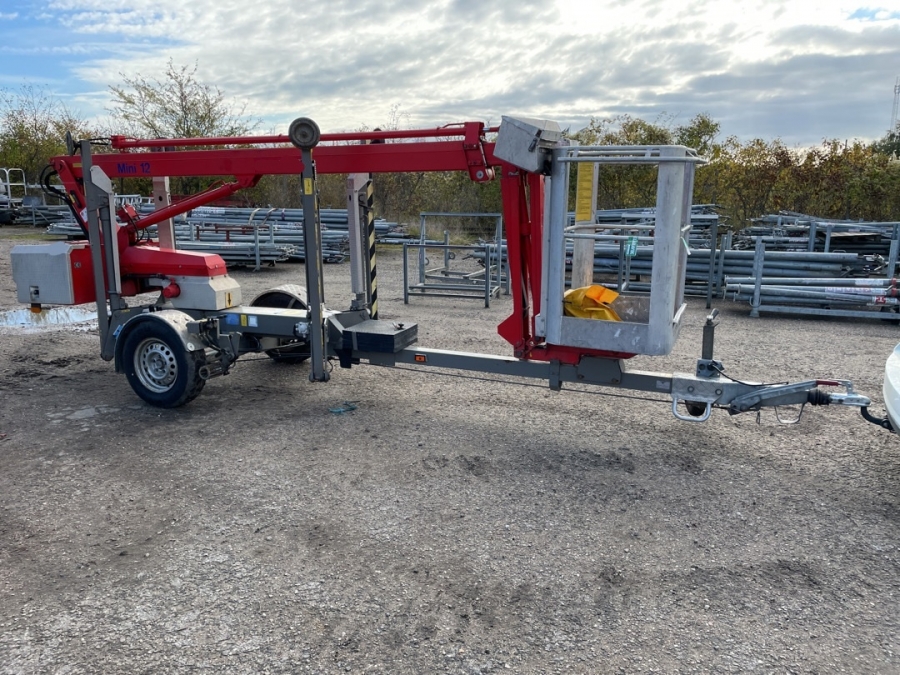 Trailer lift
