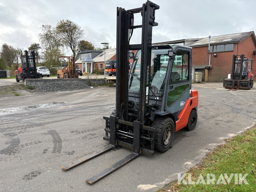 Truck Toyota 8FDJF35