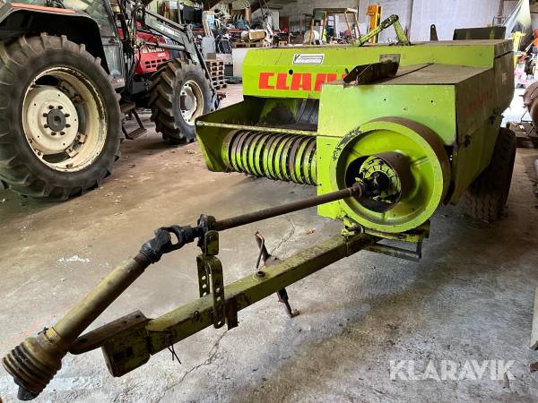Småballe presser Claas Constant