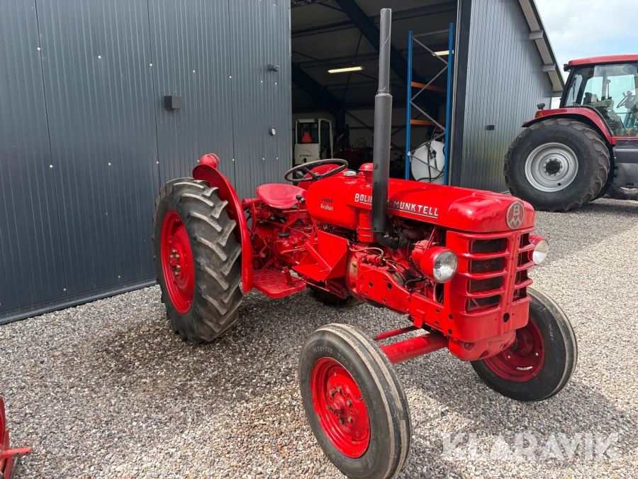 Veteran traktor Volvo BM Krabat 425