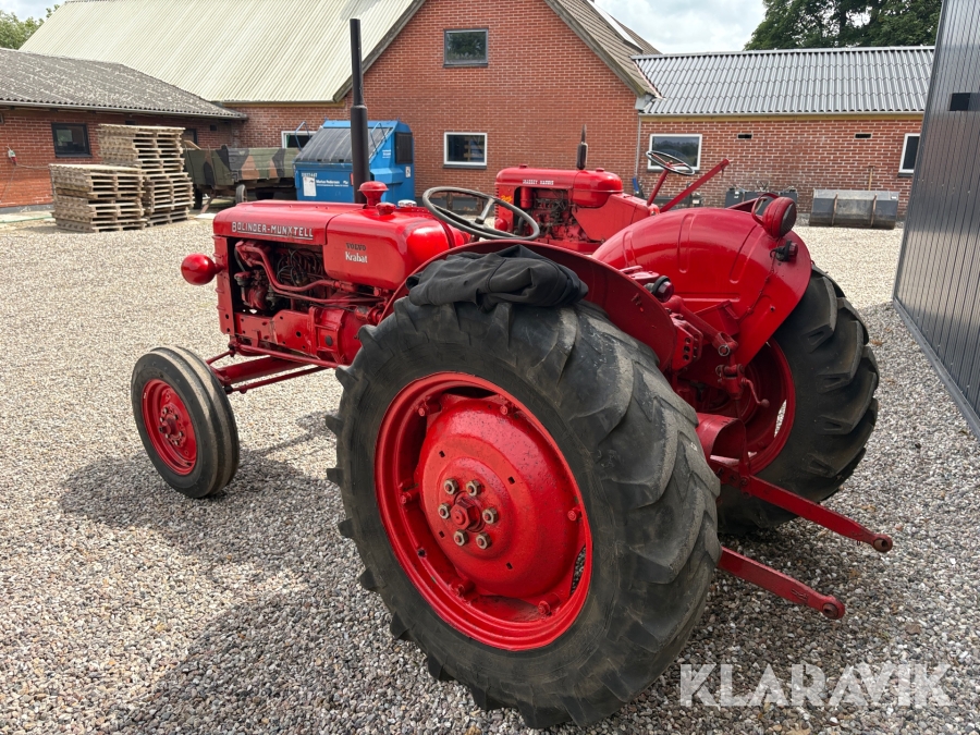 Veteran traktor Volvo BM Krabat 425