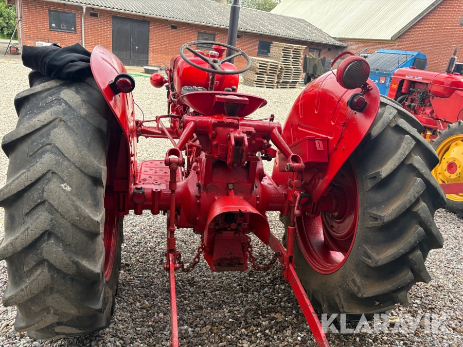 Veteran traktor Volvo BM Krabat 425
