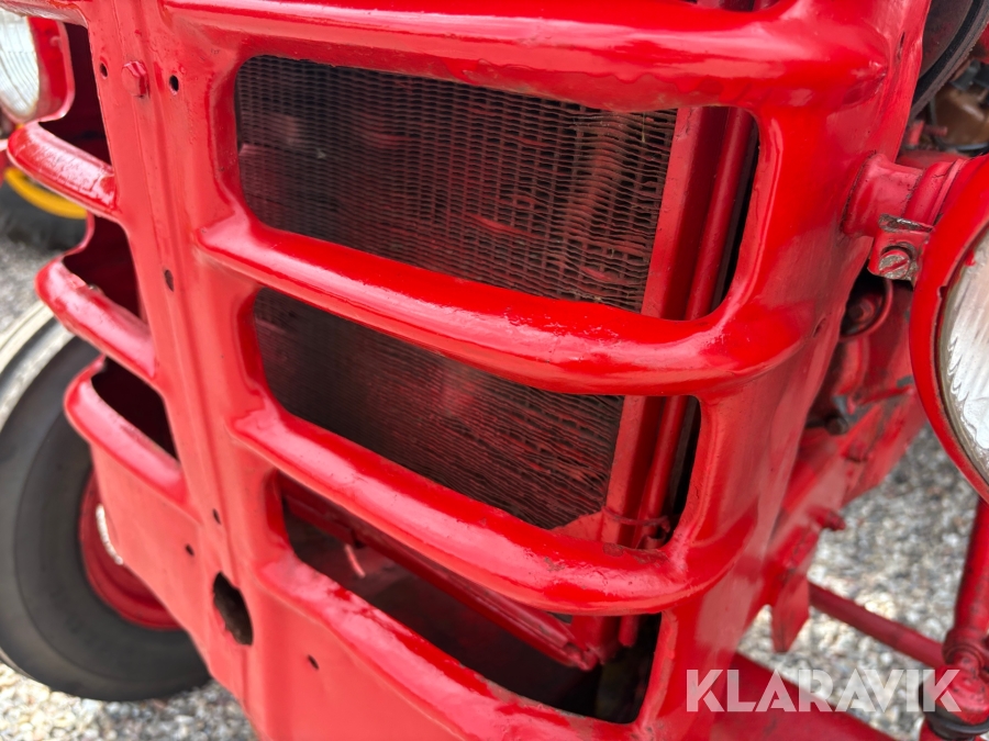 Veteran traktor Volvo BM Krabat 425