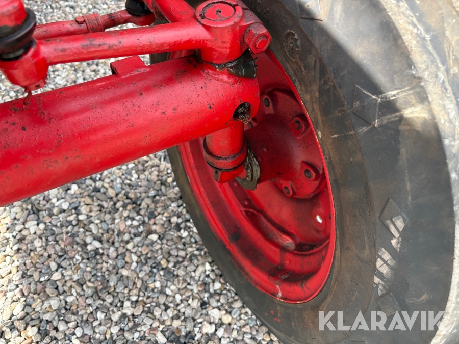 Veteran traktor Volvo BM Krabat 425