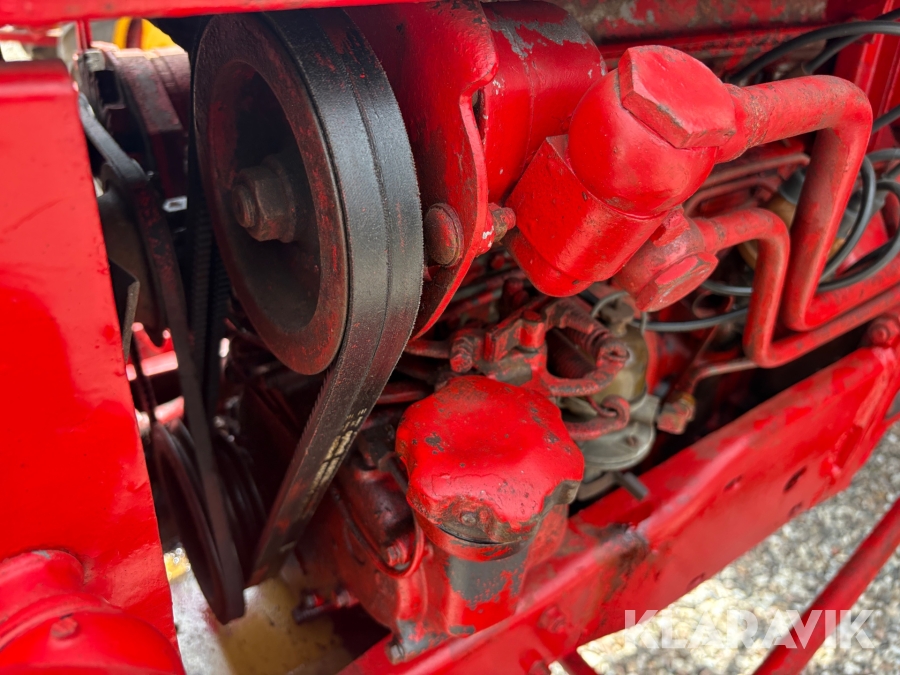 Veteran traktor Volvo BM Krabat 425