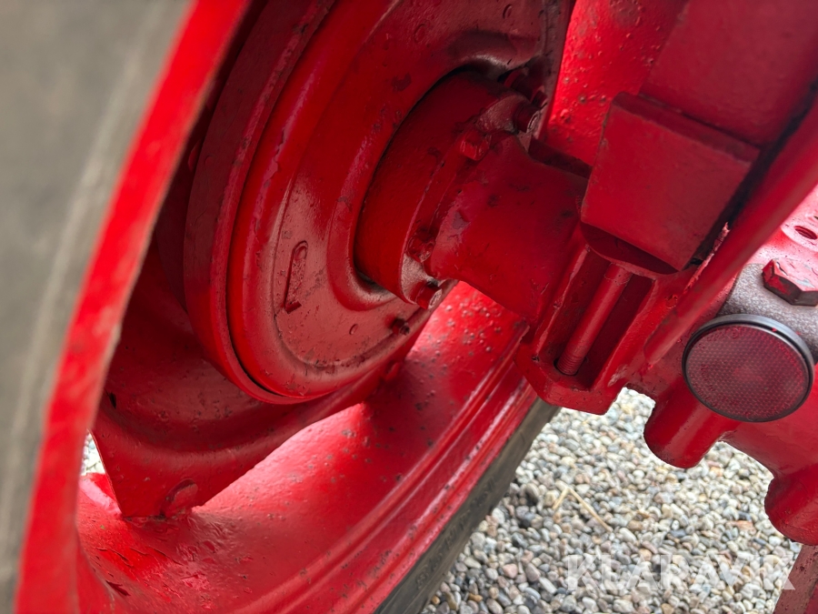 Veteran traktor Volvo BM Krabat 425
