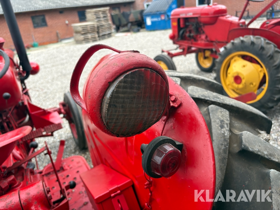 Veteran traktor Volvo BM Krabat 425
