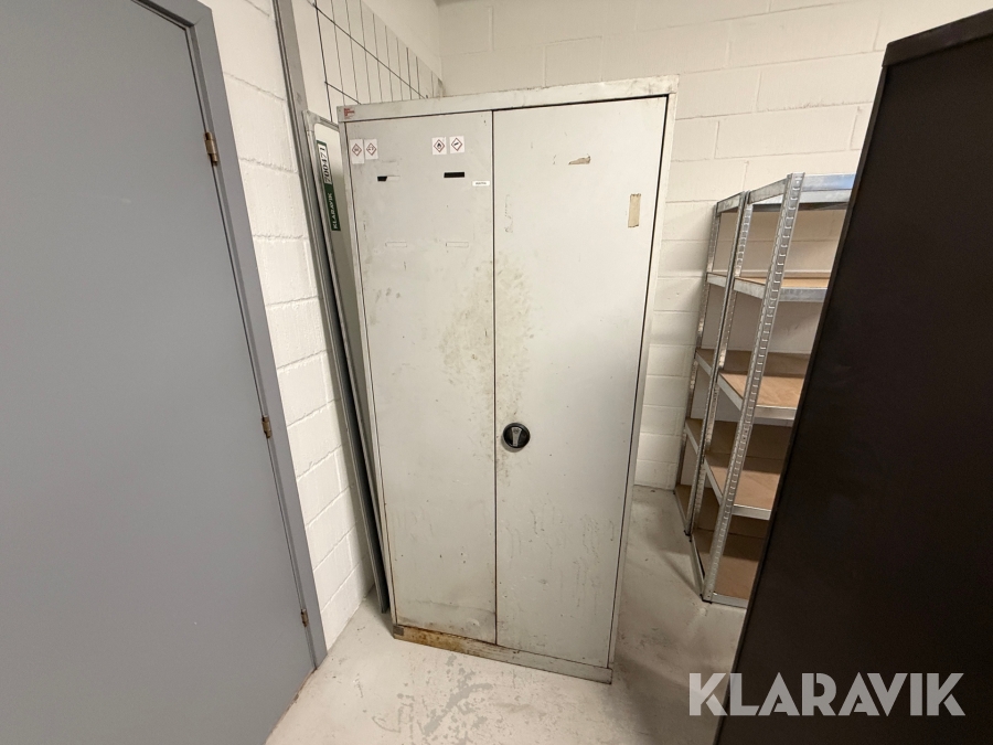 Værksteds skabe 2 styk.