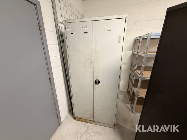 Værksteds skabe 2 styk.