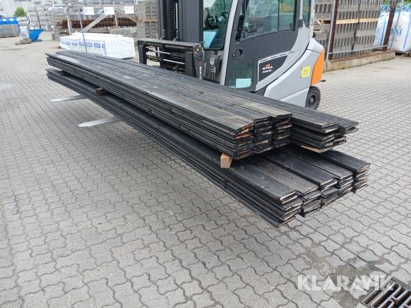 Isowood understern sort grundmalet