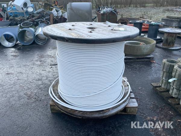 Kabeltromle med kabel