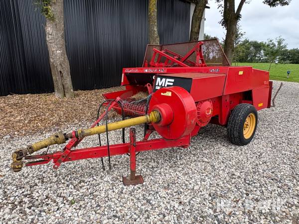 Ballepresser Massey Ferguson 128