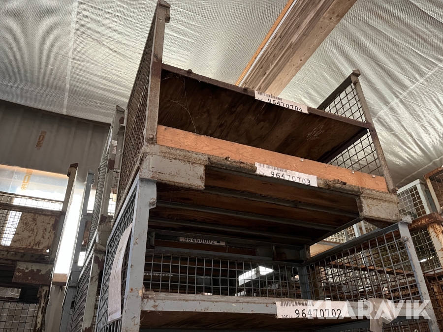 Gitter container 10 styk med hylde.