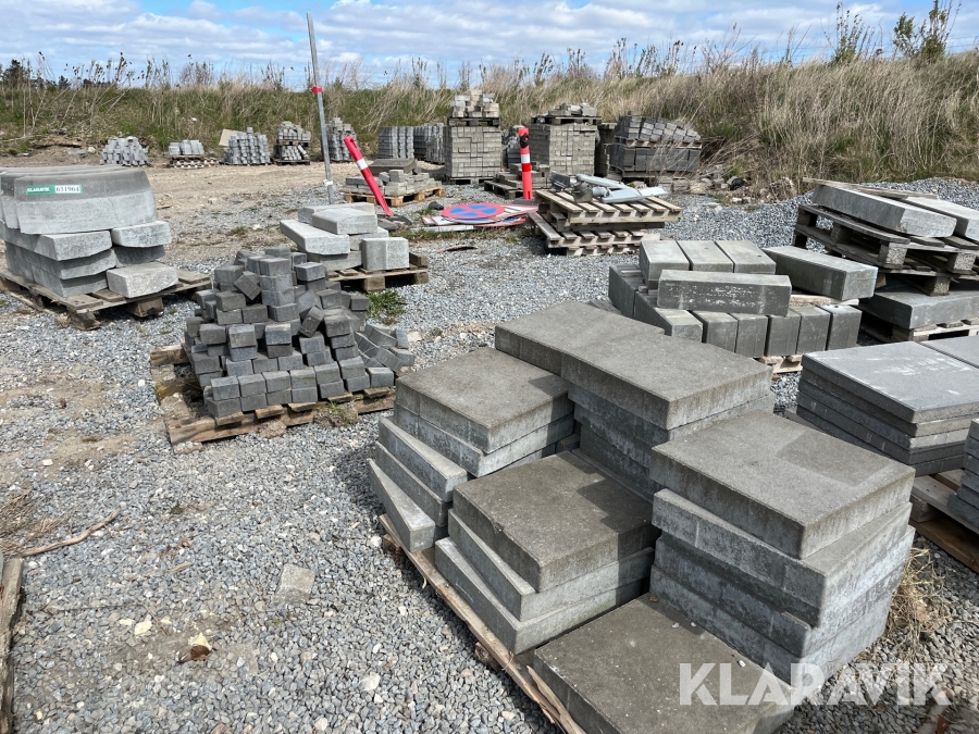 Assorterede fliser og sten - 18 paller