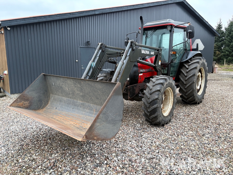 Traktor Valtra valmet 900
