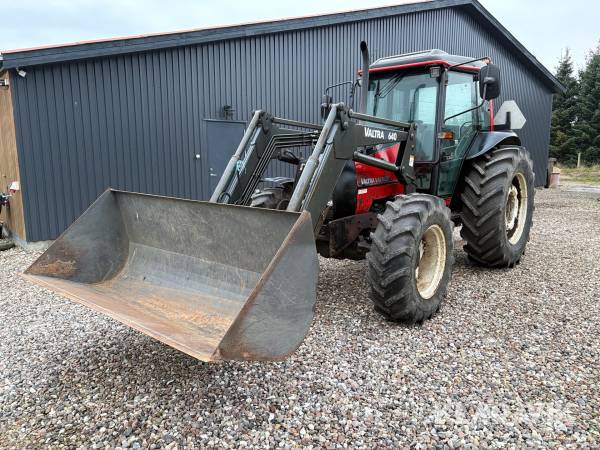 Traktor Valtra valmet 900