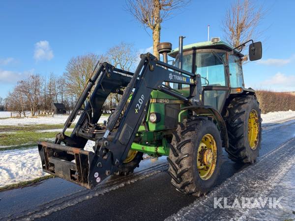 Traktor John Deere 2140 med frontlift
