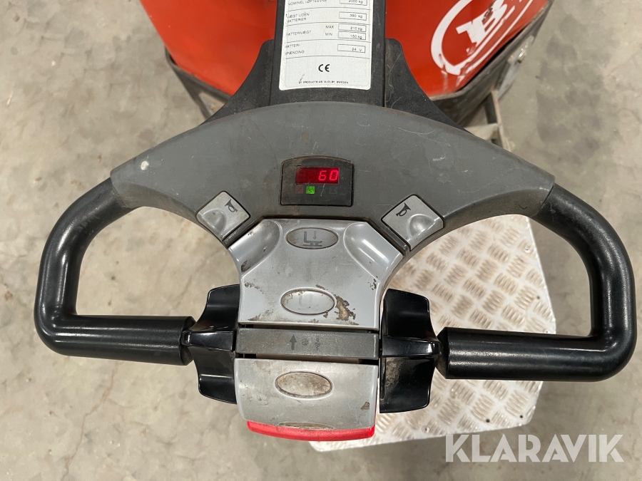 El pallevogn BT W 20 med lange gafler