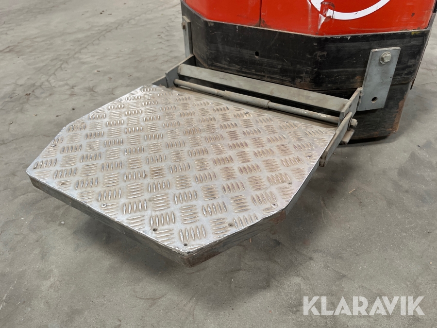El pallevogn BT W 20 med lange gafler