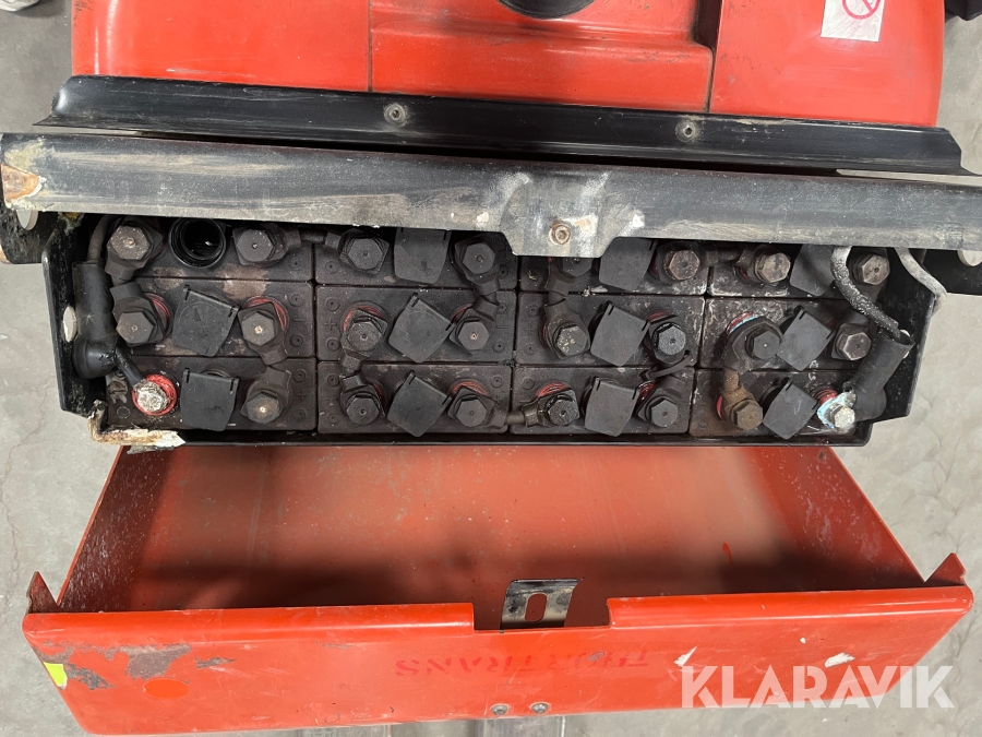 El pallevogn BT W 20 med lange gafler