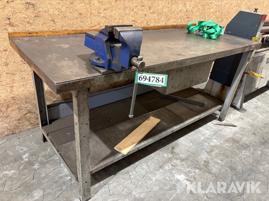 Arbejdsbord med stålplade