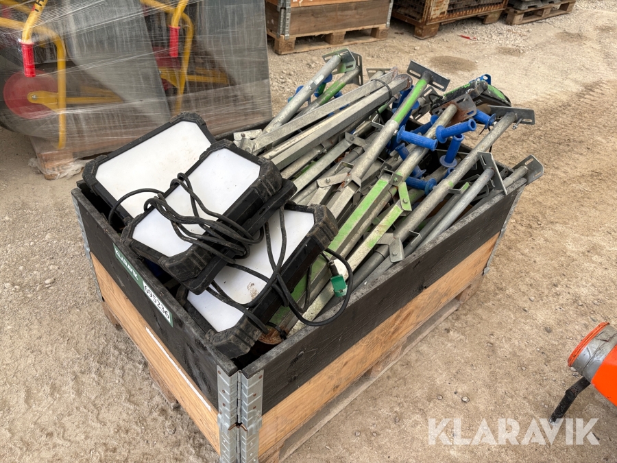 Lampestativer og lamper - 1 palle