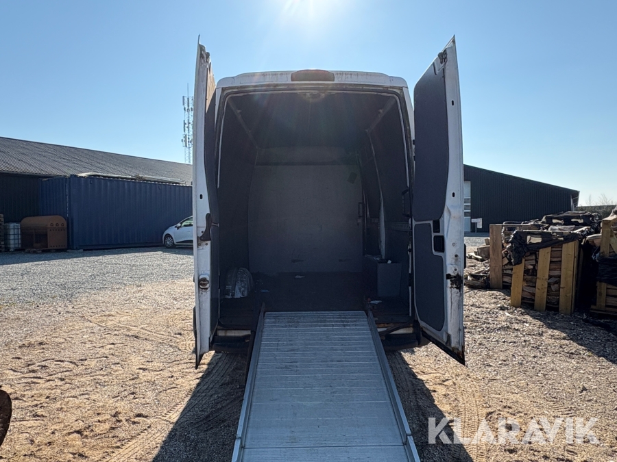 Varebil Iveco Daily 35S11
