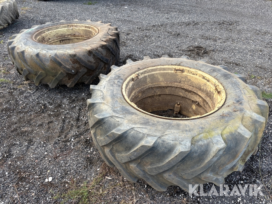 Dæk Taurus 18.4 R34 2 styk.