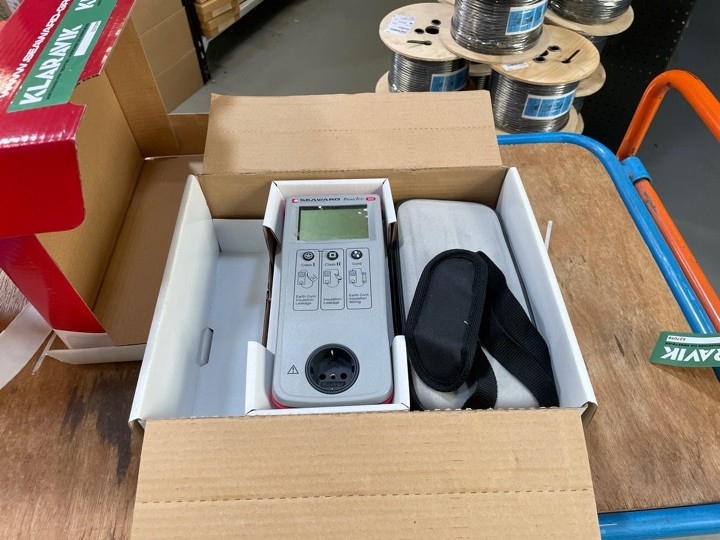 Apparat tester med Shuko stik