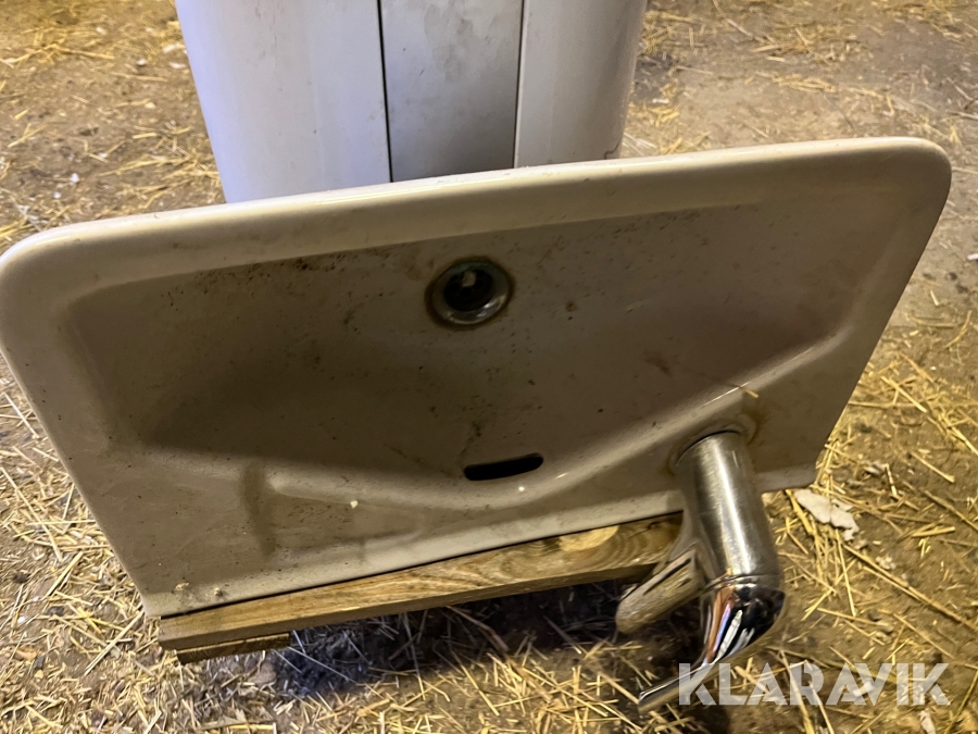 Vandvarmer og vask Metro