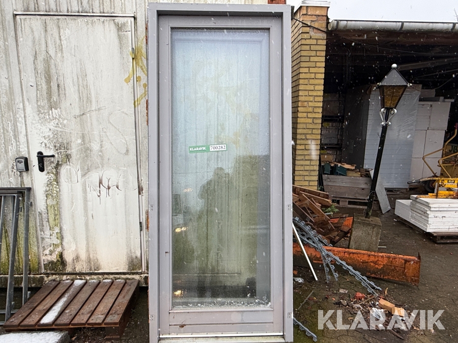 Tressedøre og gelænder 2 styks af hver. 