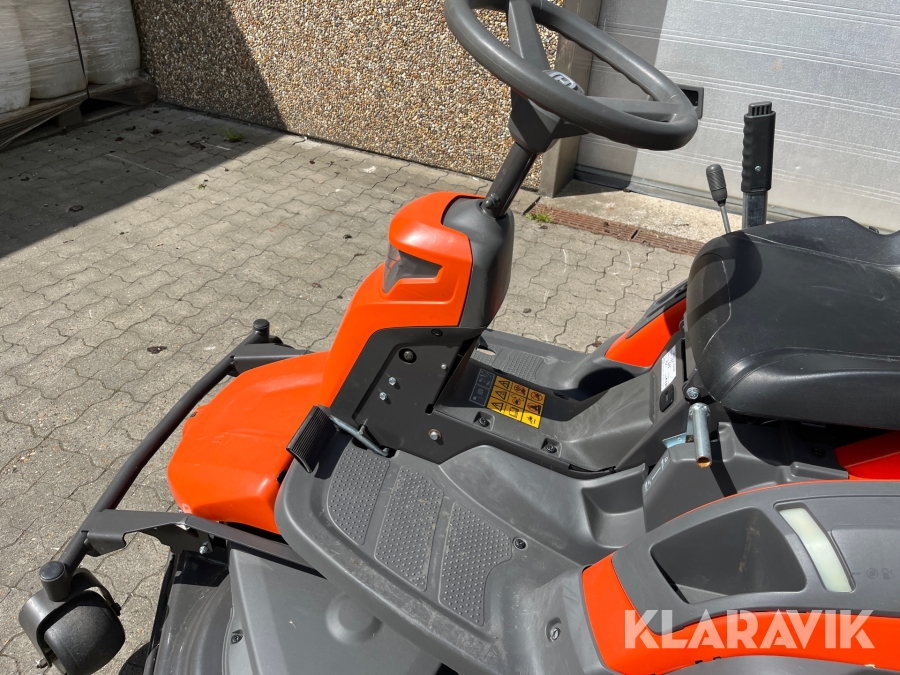 Klipper med opsamler Husqvarna RC 320Ts AWD