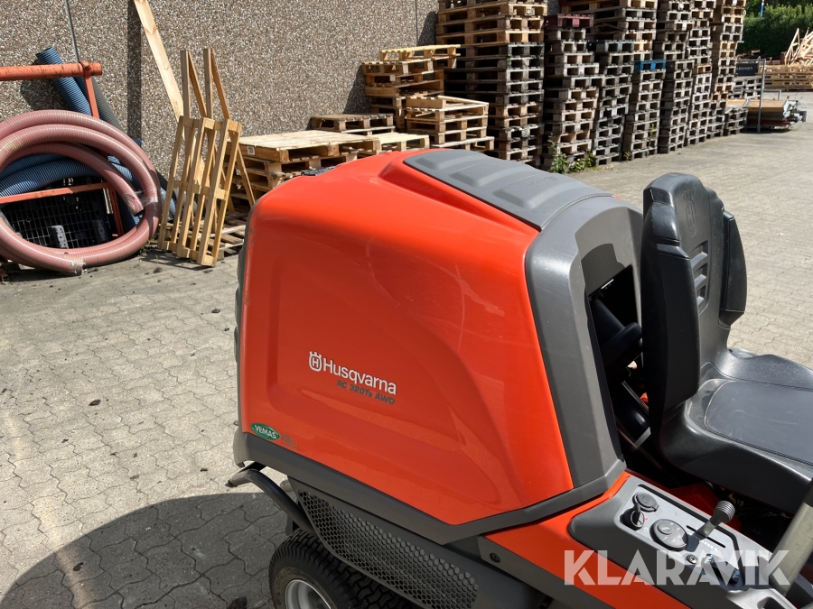 Klipper med opsamler Husqvarna RC 320Ts AWD