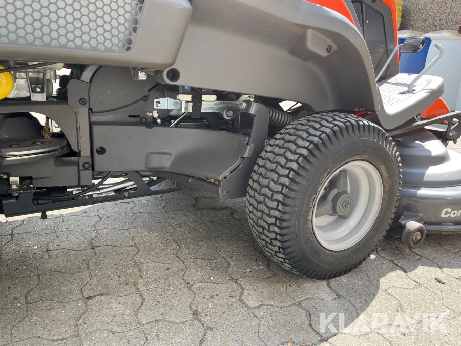 Klipper med opsamler Husqvarna RC 320Ts AWD