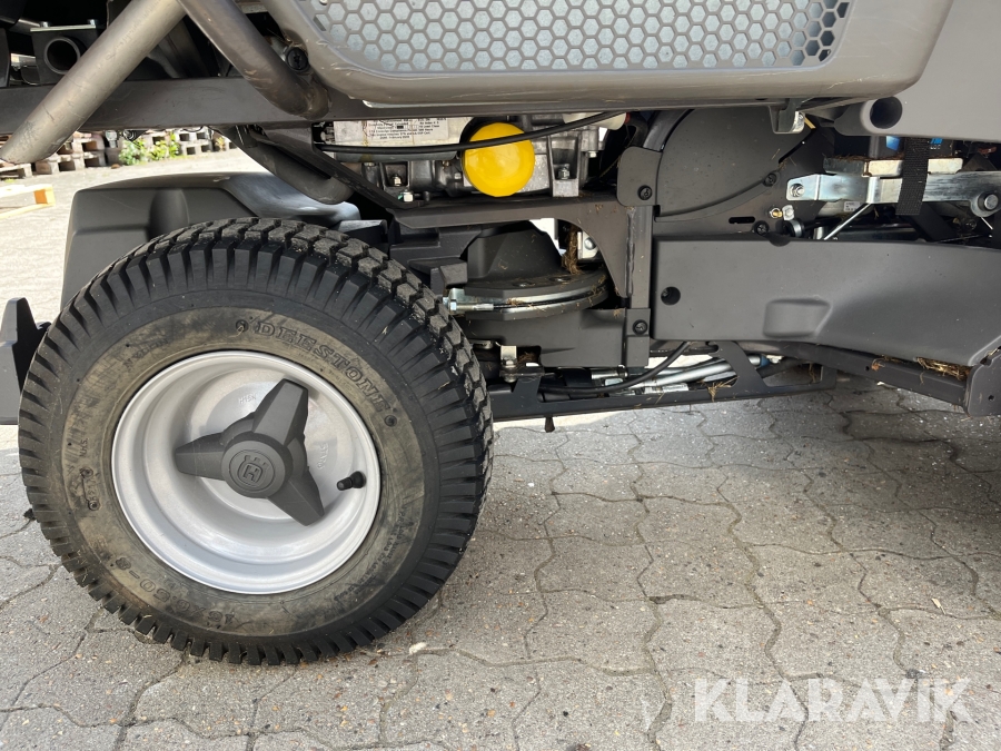 Klipper med opsamler Husqvarna RC 320Ts AWD