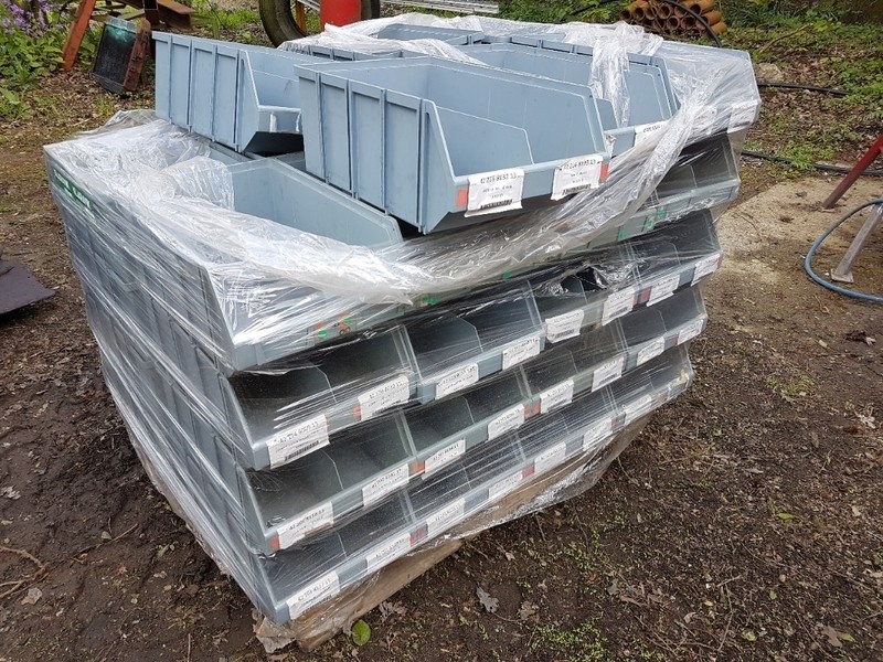 38 plastikkasser 50 x 30 x 19 cm